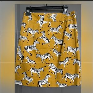 Ann Taylor petites Zebra mini skirt looks new size 2
